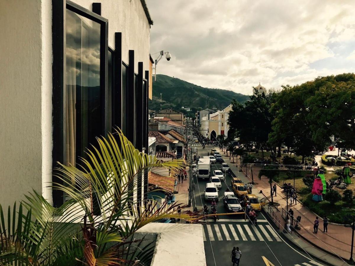 Hotel Plaza Real Ocaña Екстериор снимка