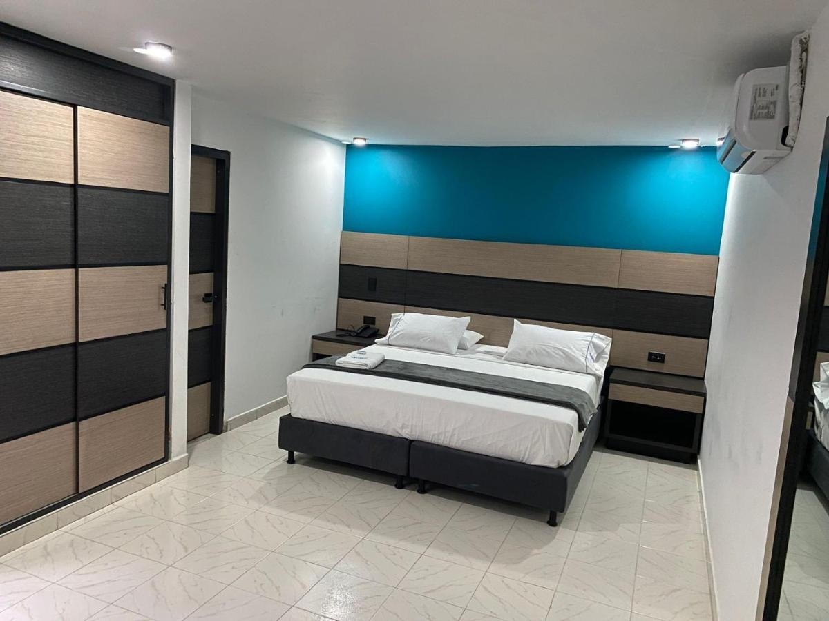Hotel Plaza Real Ocaña Екстериор снимка