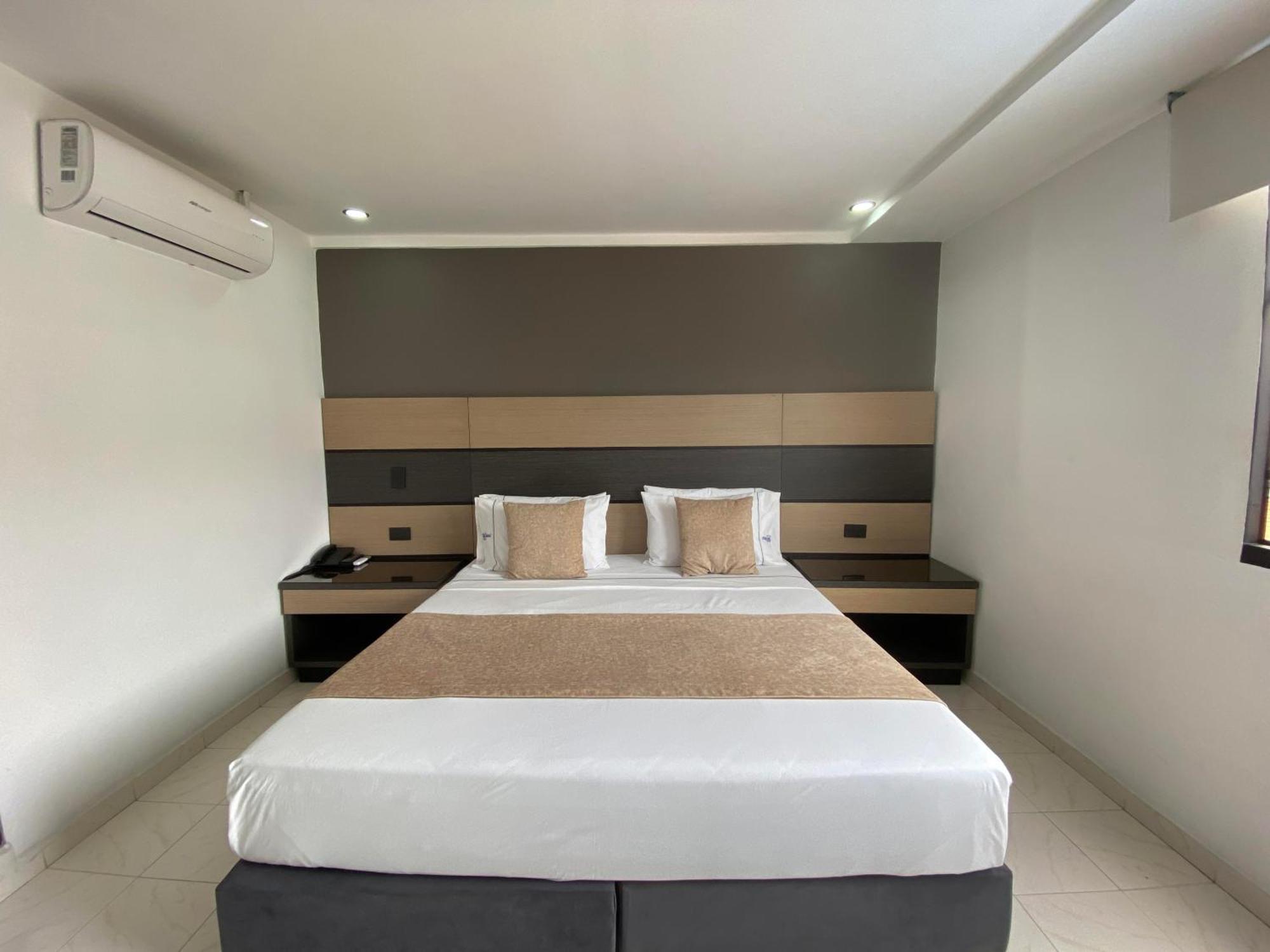 Hotel Plaza Real Ocaña Екстериор снимка