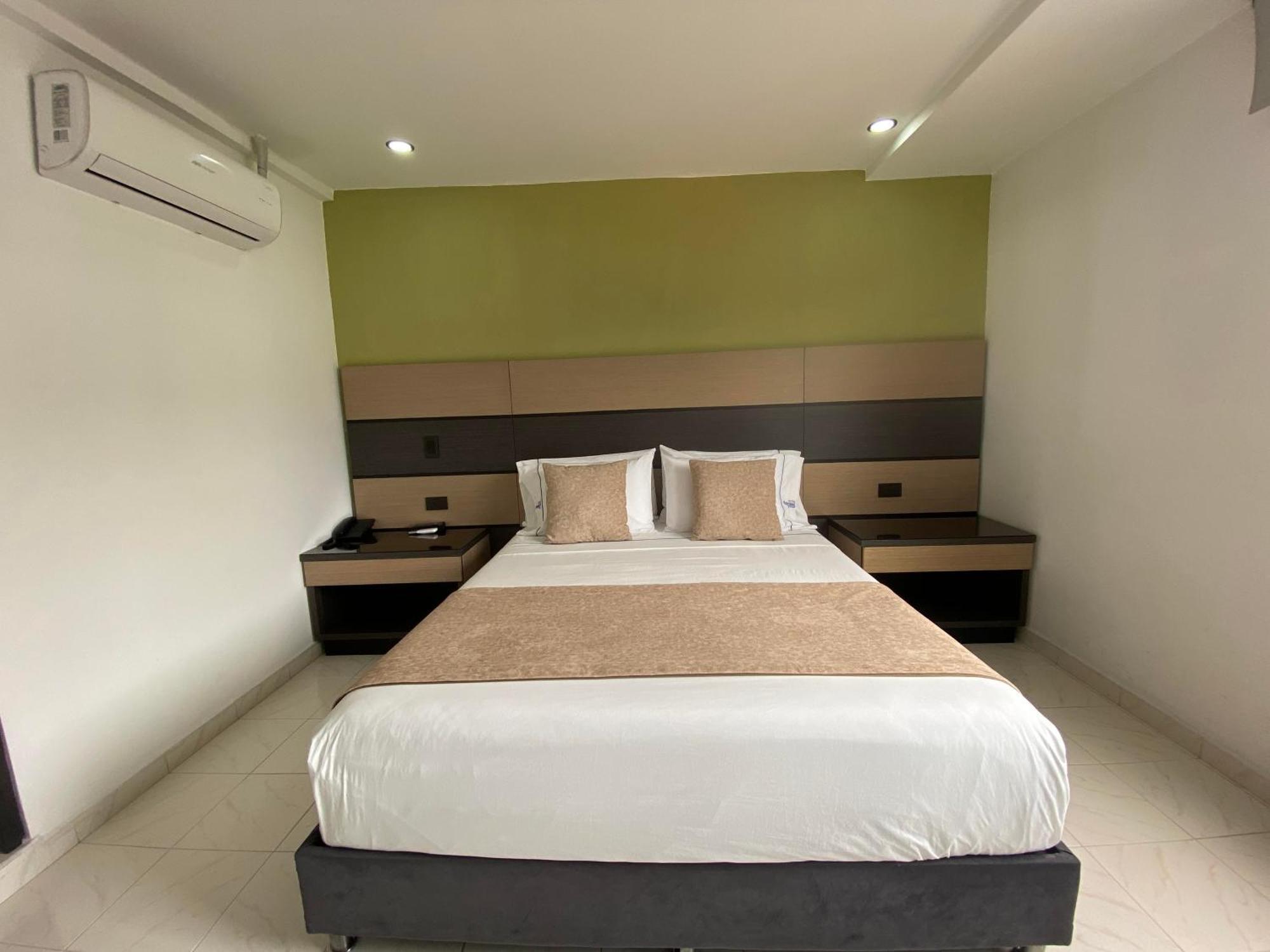 Hotel Plaza Real Ocaña Екстериор снимка