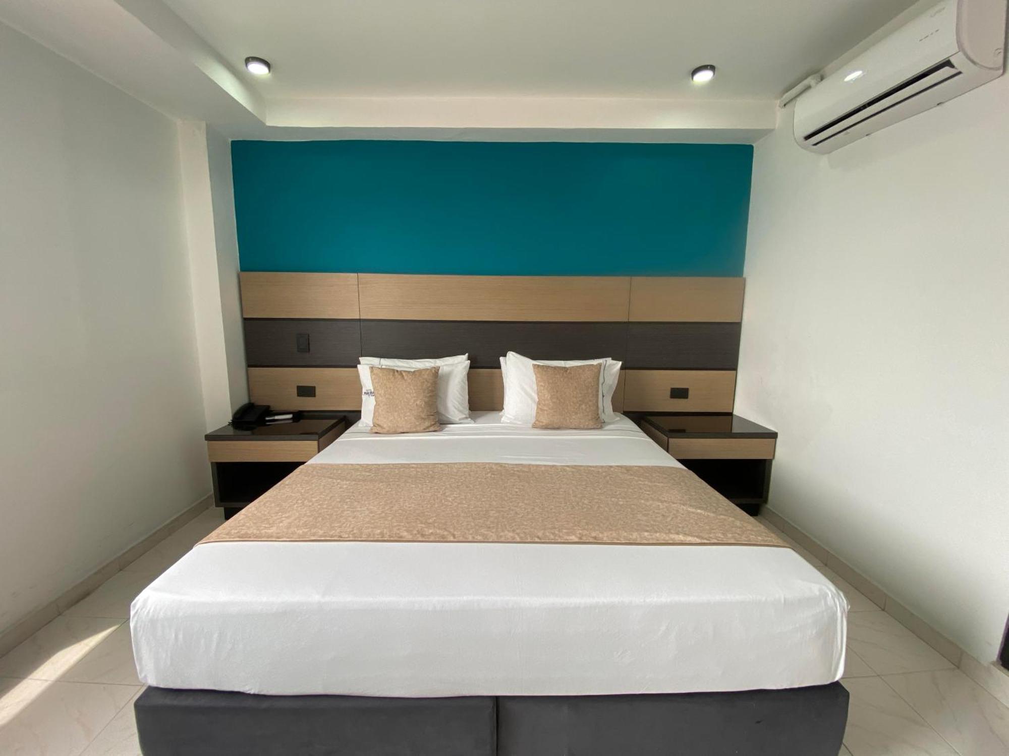 Hotel Plaza Real Ocaña Екстериор снимка