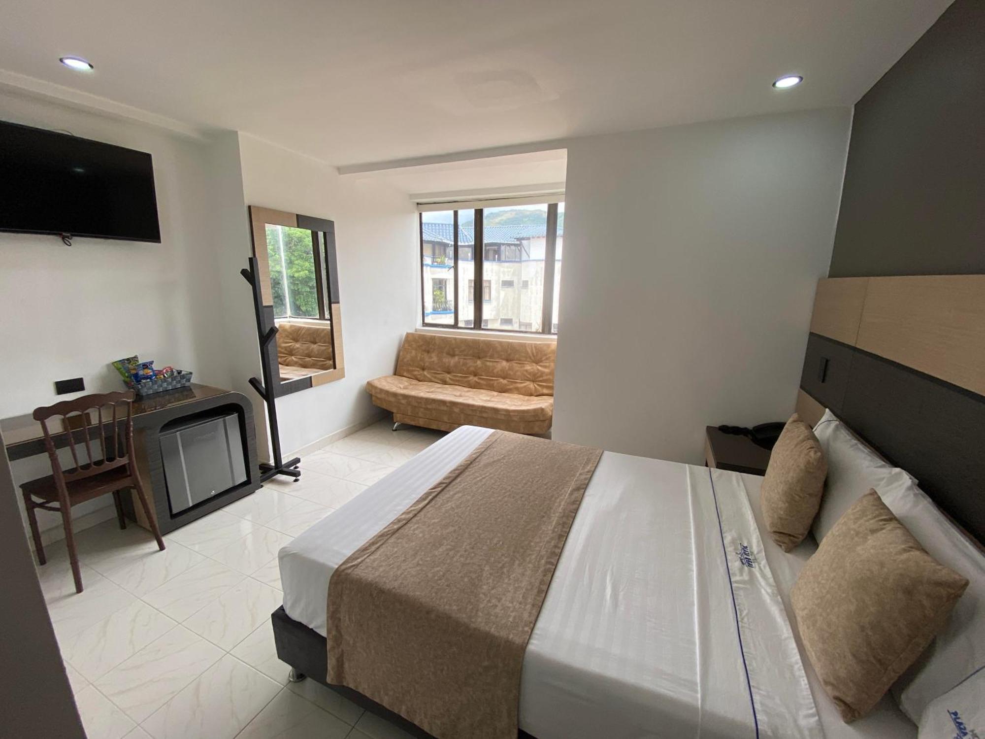 Hotel Plaza Real Ocaña Екстериор снимка