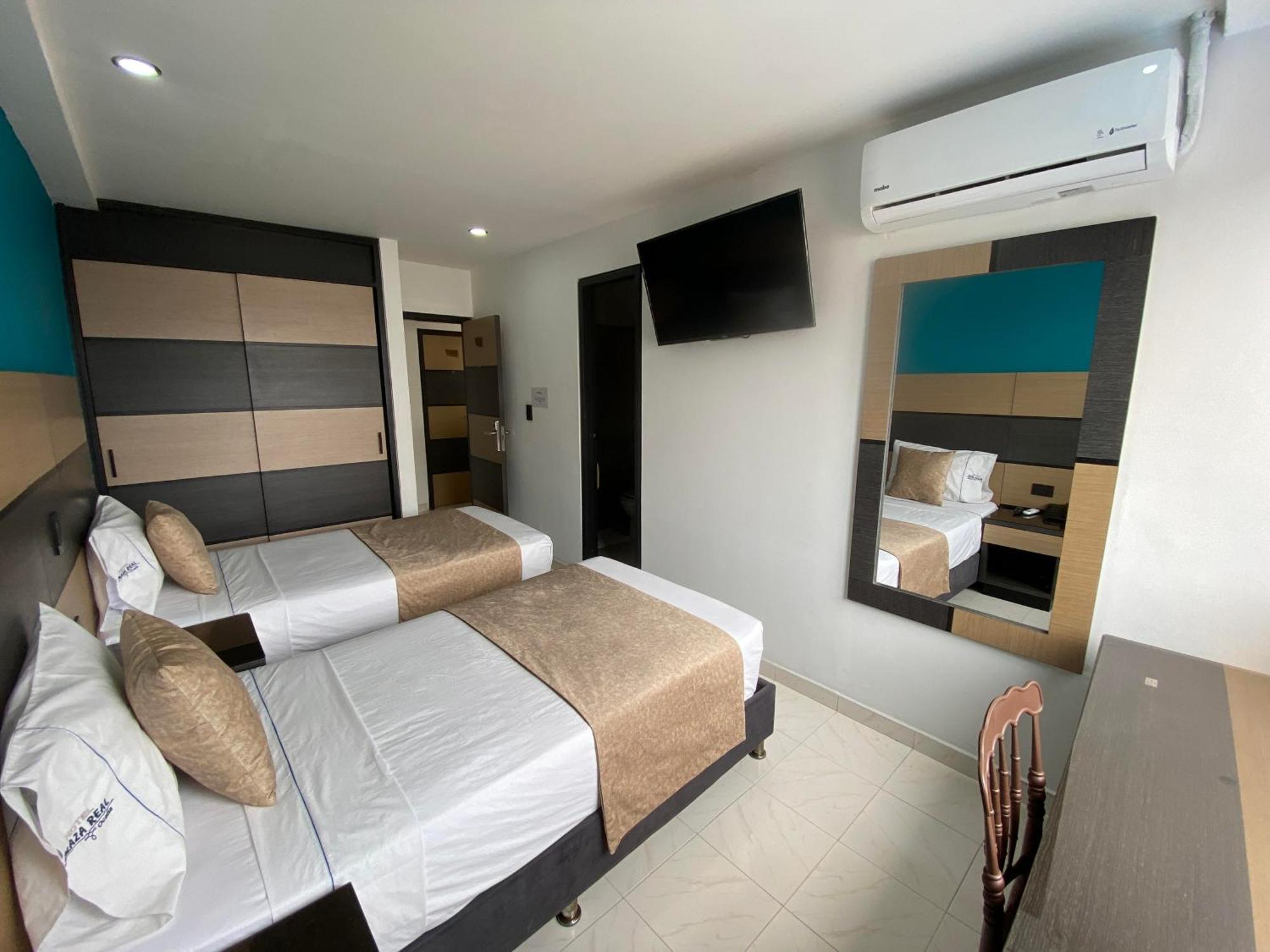 Hotel Plaza Real Ocaña Екстериор снимка