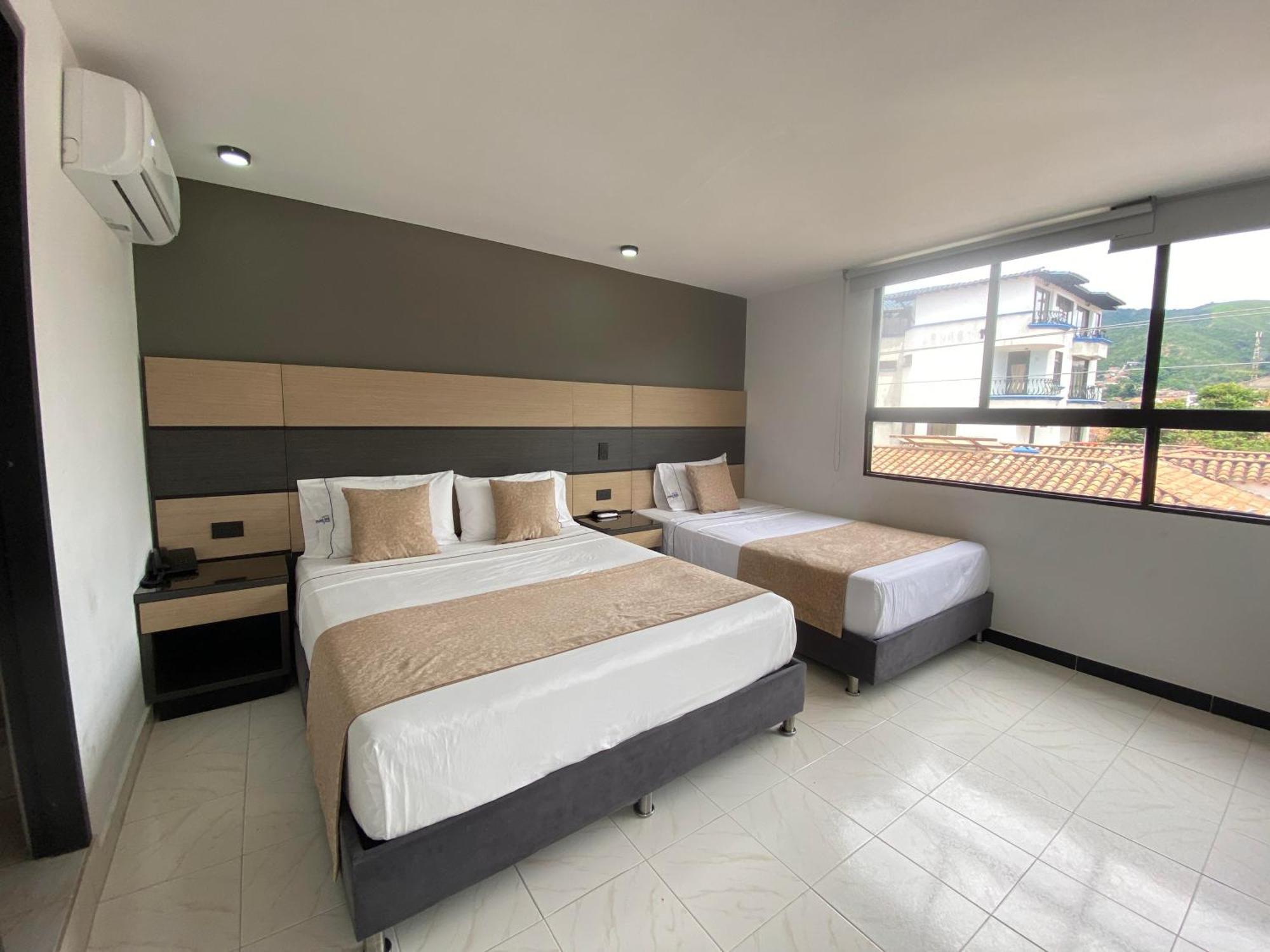 Hotel Plaza Real Ocaña Екстериор снимка