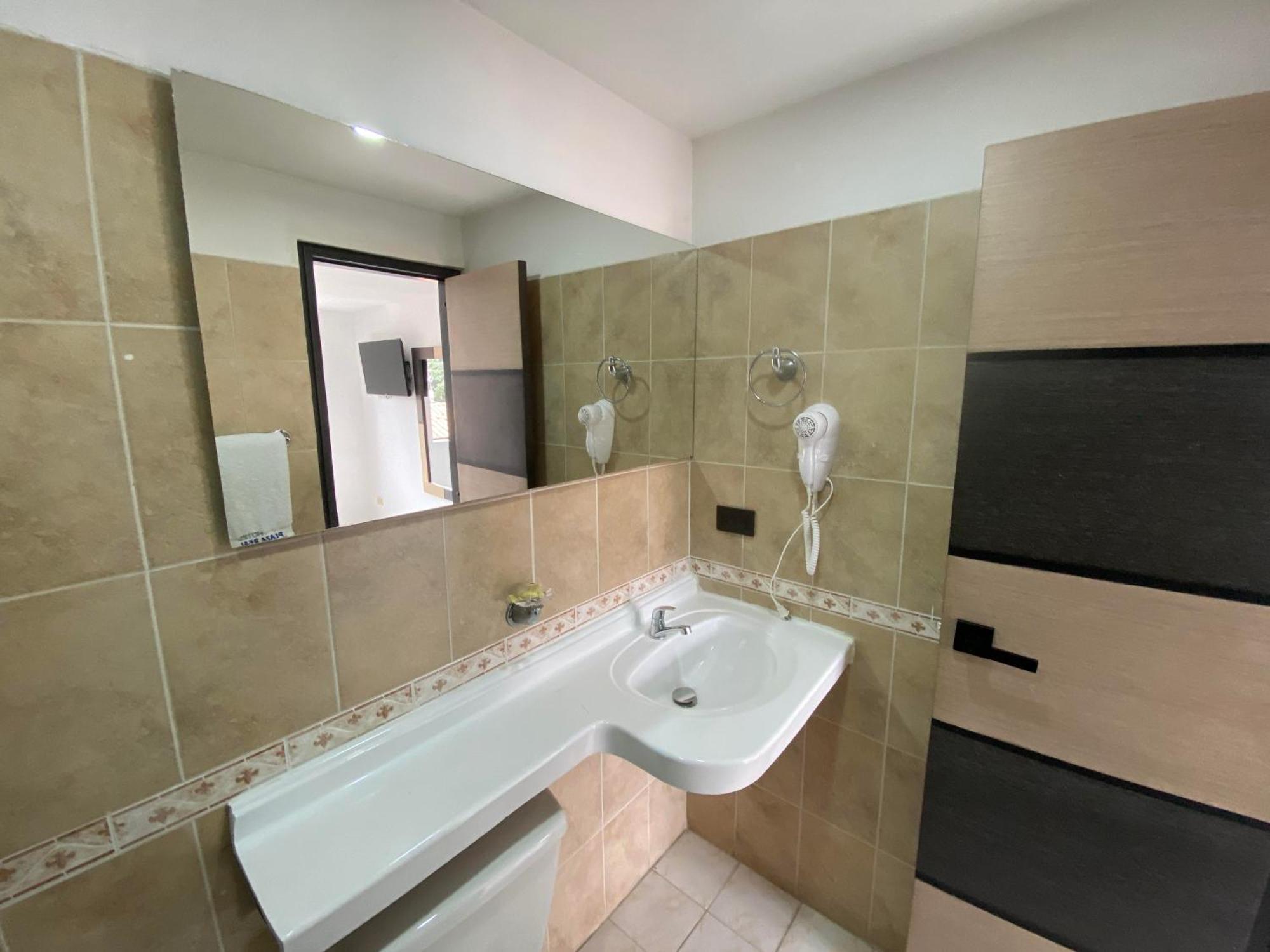 Hotel Plaza Real Ocaña Екстериор снимка