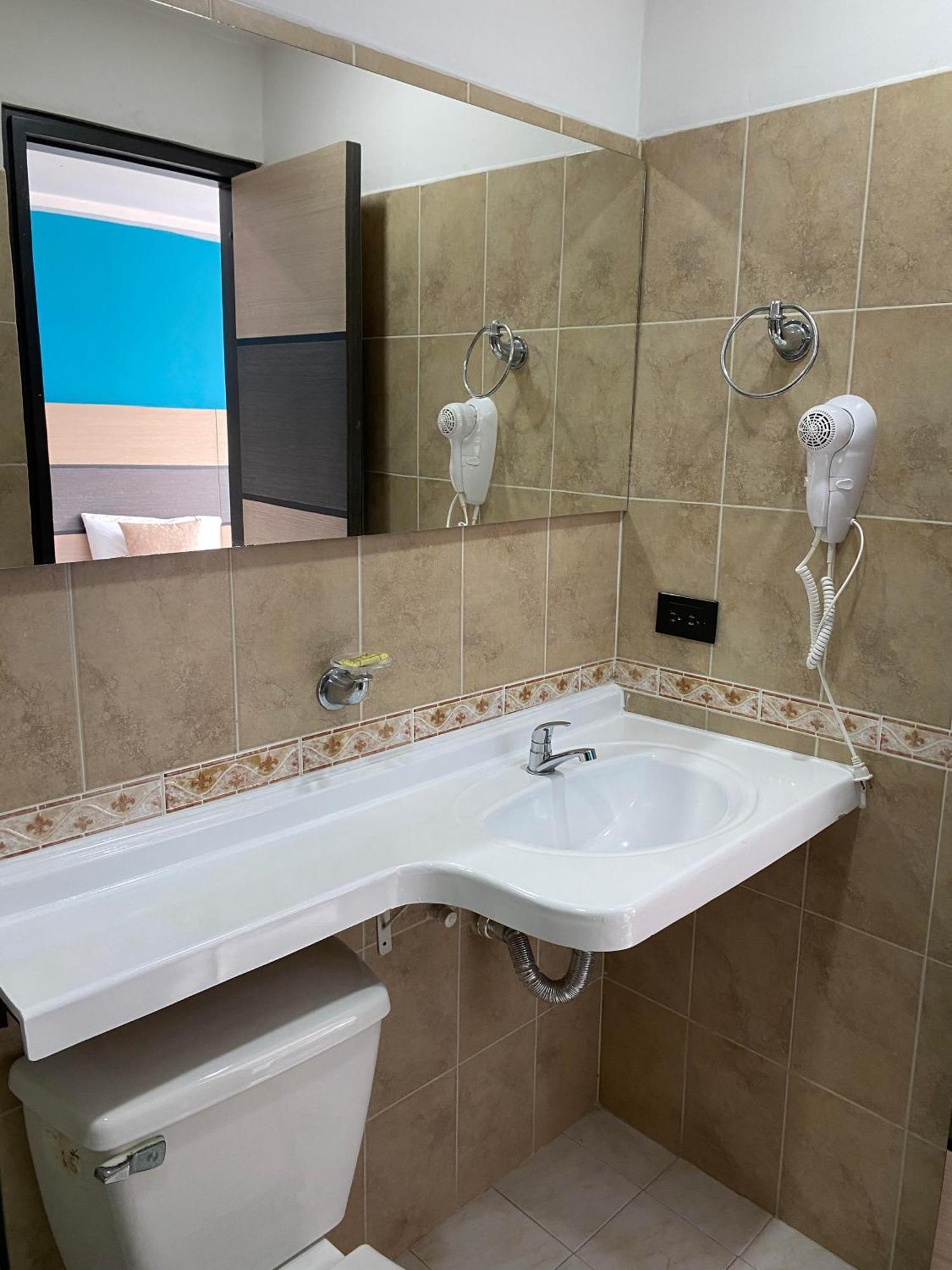 Hotel Plaza Real Ocaña Екстериор снимка